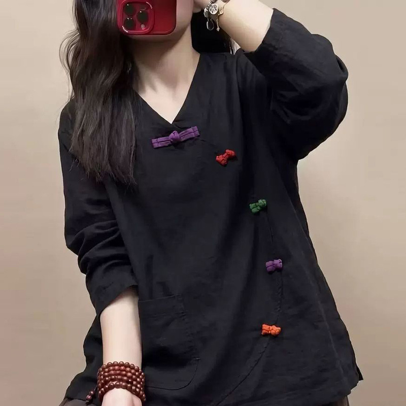 2026 new spring and autumn collection: new Chinese-style V-neck long-sleeved T-shirt, casual, artistic, retro, cotton and linen blend, with buttoned collar, pullover style, for women 2026 new spring and autumn collection: new Chinese-style V-neck long-sleeved T-shirt, casual, artistic, retro, cotton and linen blend, with buttoned collar, pullover style, for women