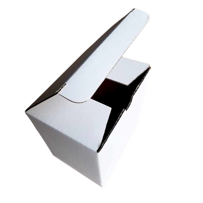 Caja blanca de cartón en stock caja de embalaje dura de tres capas caja de embalaje de papel Kraft corrugado expreso caja blanca
