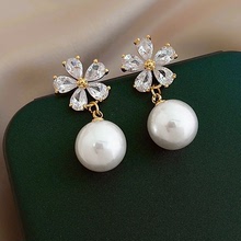 感輕奢水晶花朵珍珠耳環2022年新款潮小眾設計耳釘女耳飾