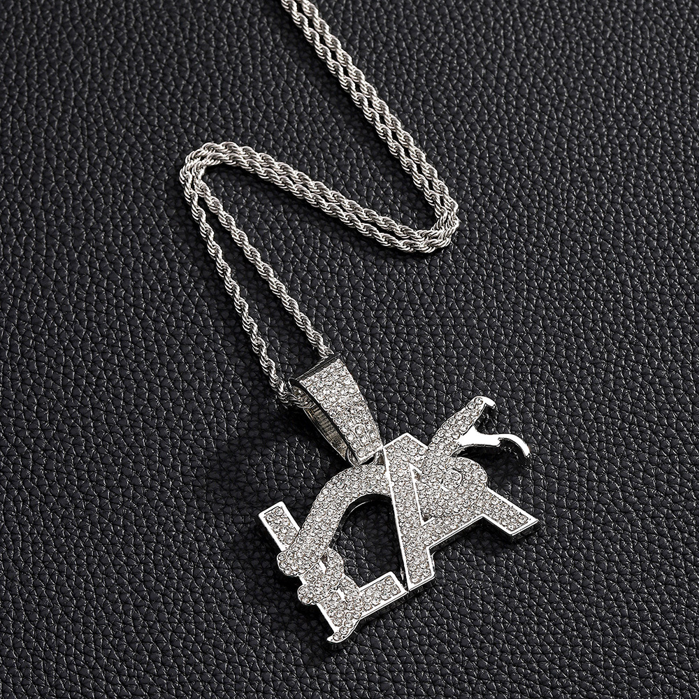 Nuevos productos transfronterizos calientes llenos de letras de diamante LA forma de serpiente personalidad collar logotipo de moda collar de joyas de cadena cubana