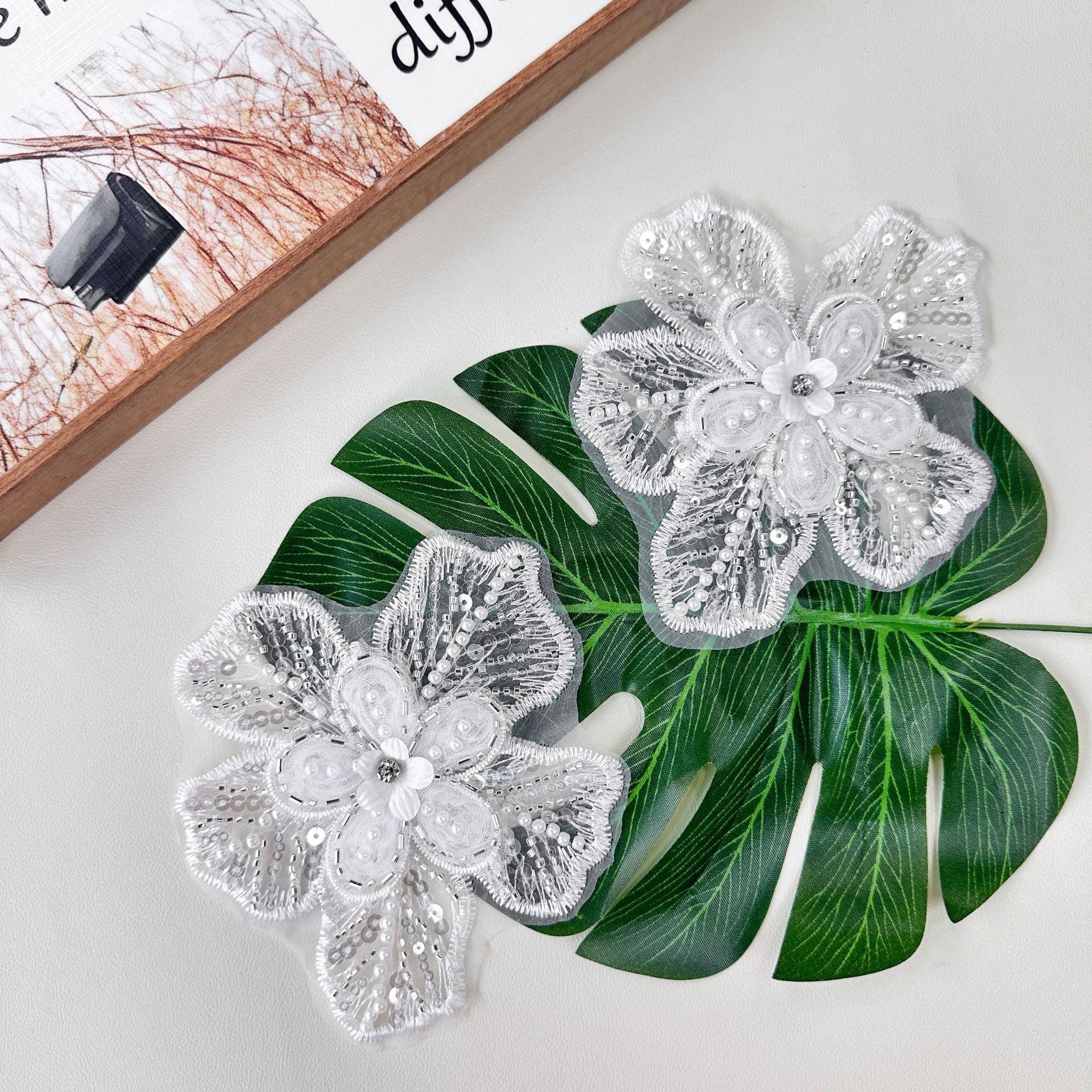 tela de tela de malla exquisita doble capa de encaje blanco parche de flores hecha a mano accesorios de joyería DIY accesorios de ropa accesorios de decoración