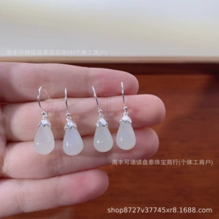 天然和田玉水滴耳钩  通体S925银镶嵌 厂家批发