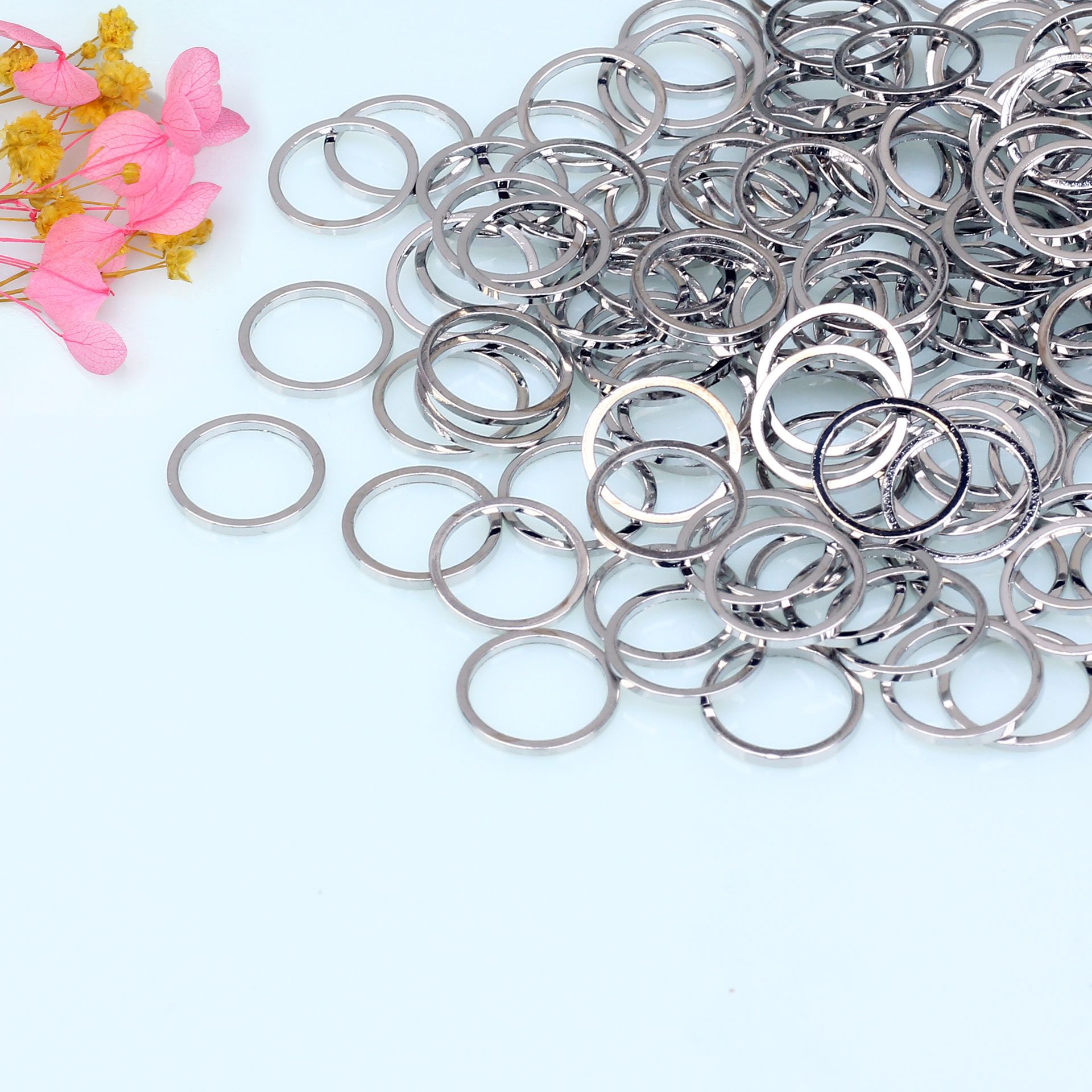 White gold color retention