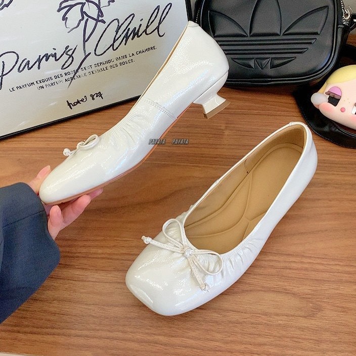 Giày ballet nữ da thật mũi tròn, gót thấp, nơ xinh, miệng nông, xỏ chân tiện lợi — Màu đen, Màu trắng be