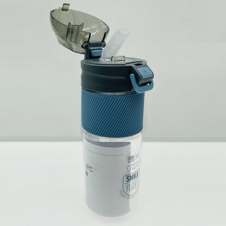 Chengfeng 1167 taza de plástico con silicona manga escala deportes al aire libre hervidor de fitness taza adultos niños taza de paja