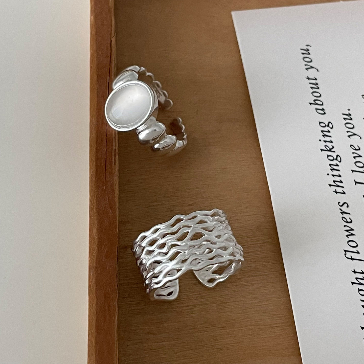S925 Sterling Silver White Moonstone Textured Ring For Women, Minimalist Style, Light Luxury, Versatile, Niche, High-End_voghion.com