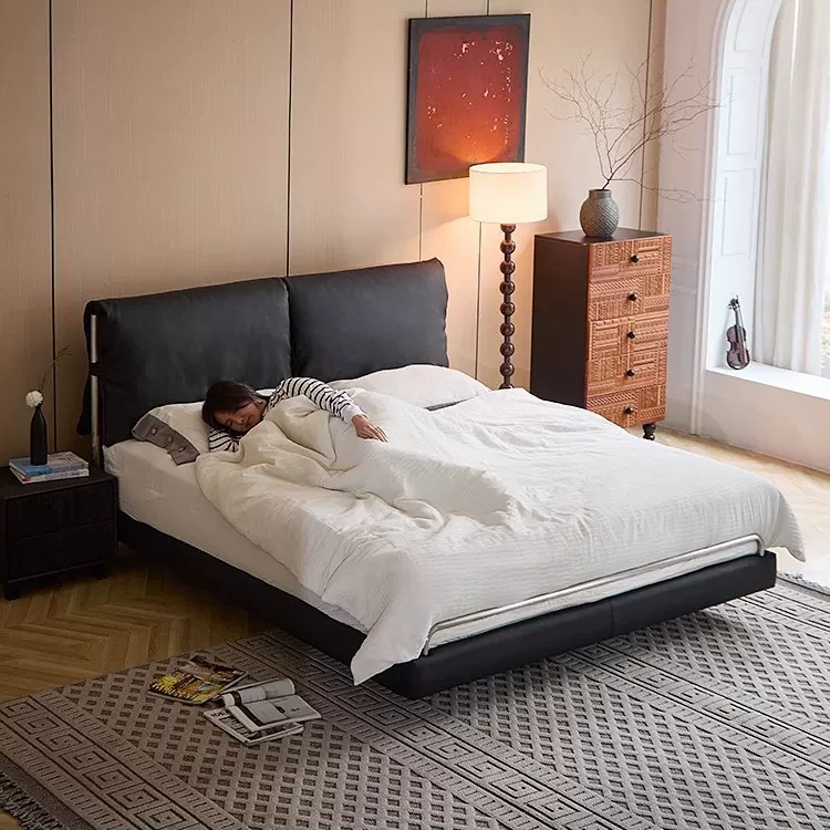 悬浮真皮床1.8米主卧双人软包大床现代简约黑色头层牛皮婚床