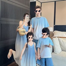 夏季海边母女新款一家亲子装三口连衣裙中大童度假沙滩洋气母子秋