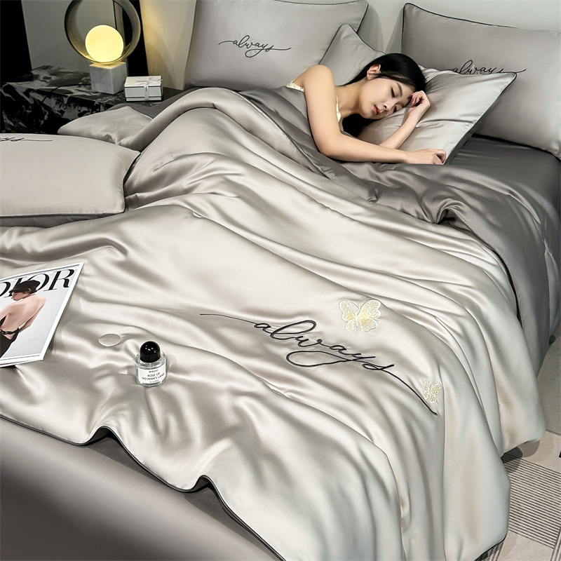 A类水洗冰丝夏被四件套夏凉被可裸睡刺绣空调被凉感丝夏季薄被子