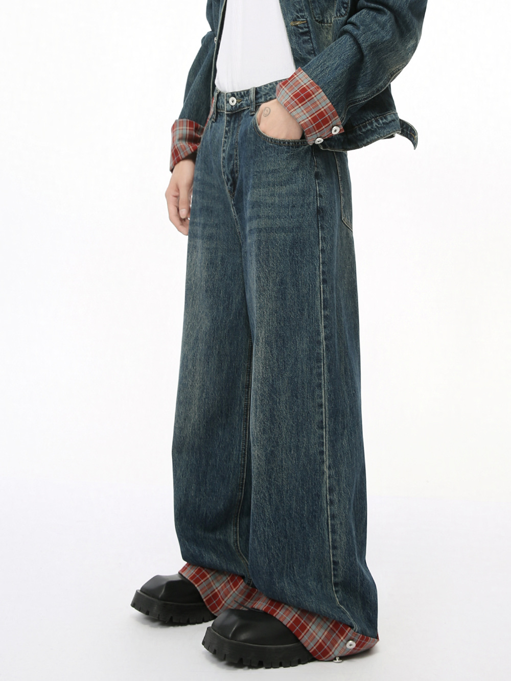 MTLCLOTHES Hombres| 2024 otoño nuevo estilo de Hong Kong retró retrogrado empalme de color contraste de moda conjunto de jeans