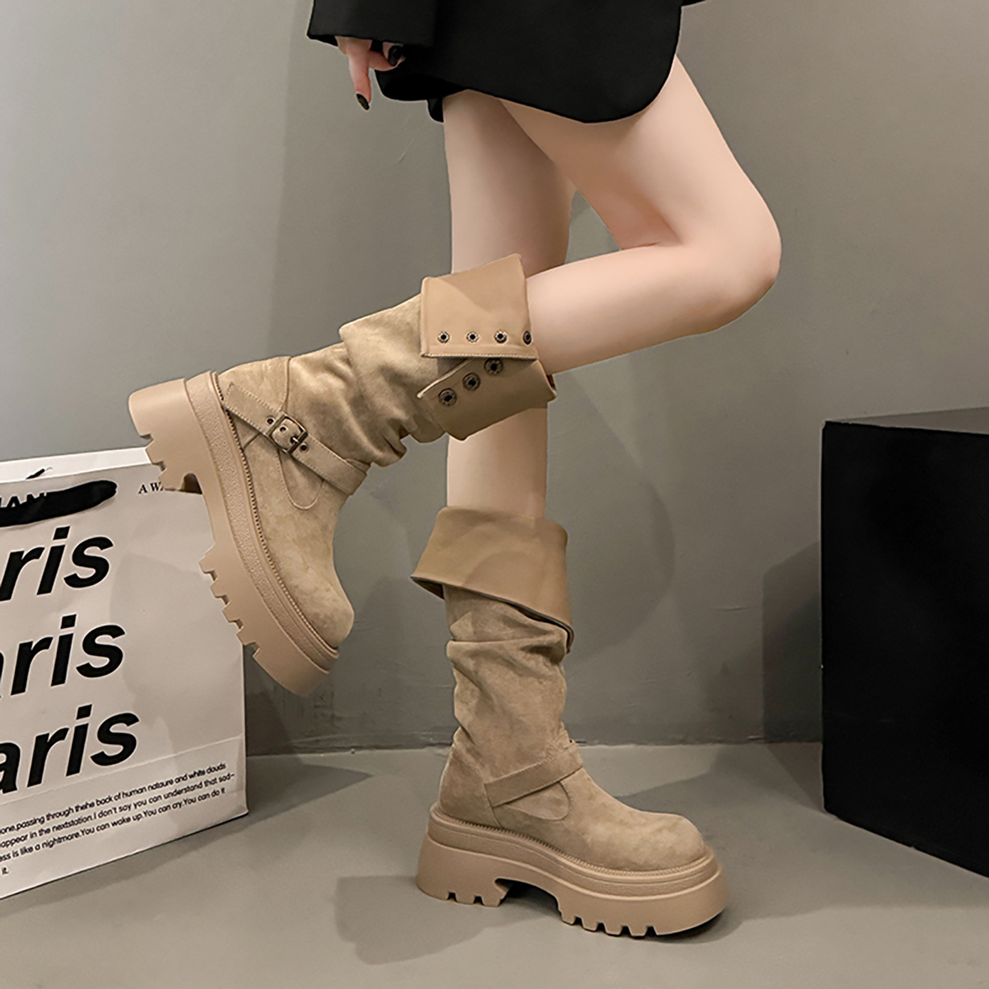 女王范黑色百搭厚底长筒靴女2025新款秋季配裙子显瘦增高骑士靴