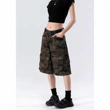 高街潮牌迷彩工装牛仔五分裤女夏季新款多口袋宽松低腰直筒中裤子