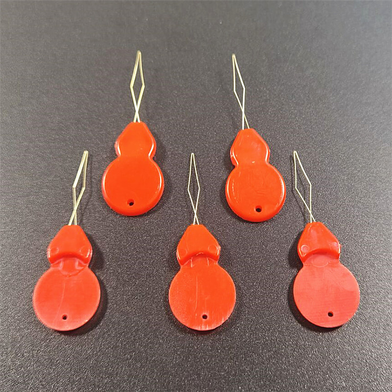 Herramienta de punto de cruz Dispositivo de enhebrado simple Dispositivo de plomo Precio único 50 piezas 1 corbata (desgaste de cuero de aluminio)