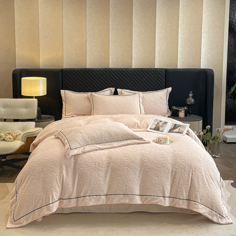 Cama de cama de clase A leche de lana de cuatro piezas de sábanas gruesas cubiertas de cama de cuatro piezas fabricantes de conjuntos de tallado