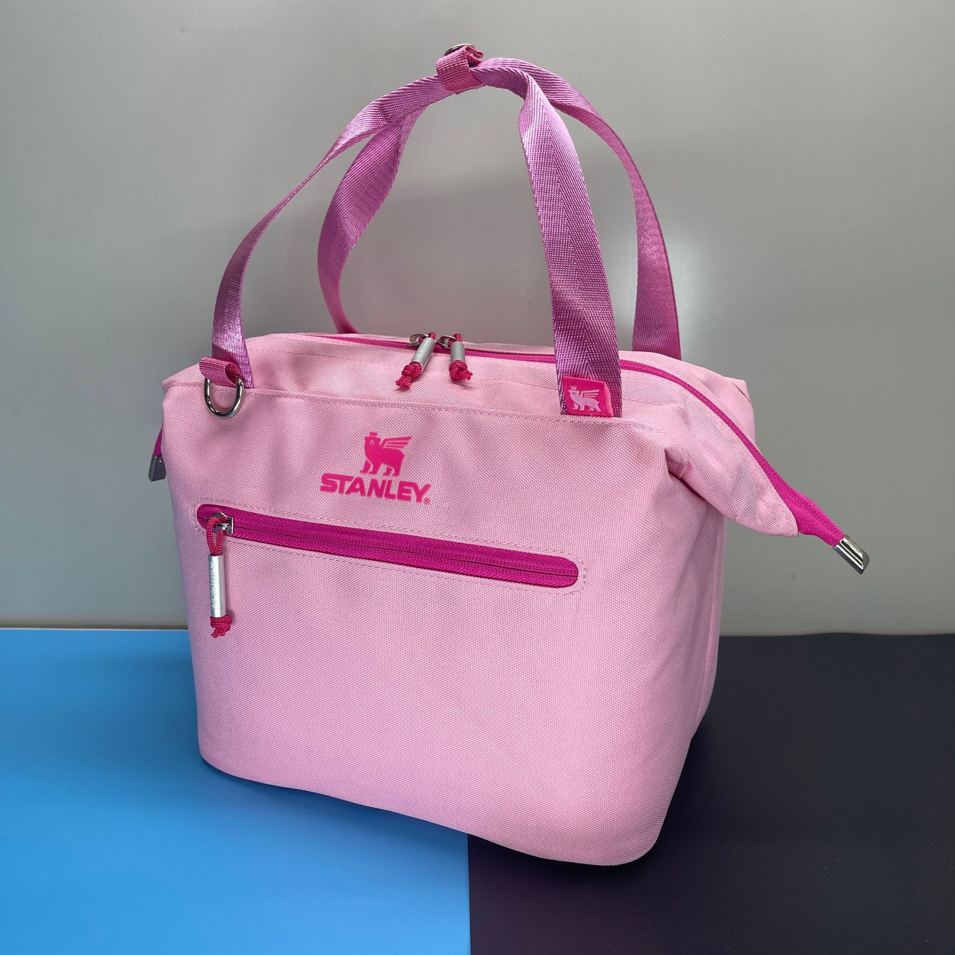 핑크색과 보라색 가방은 당일 배송 가능합니다.