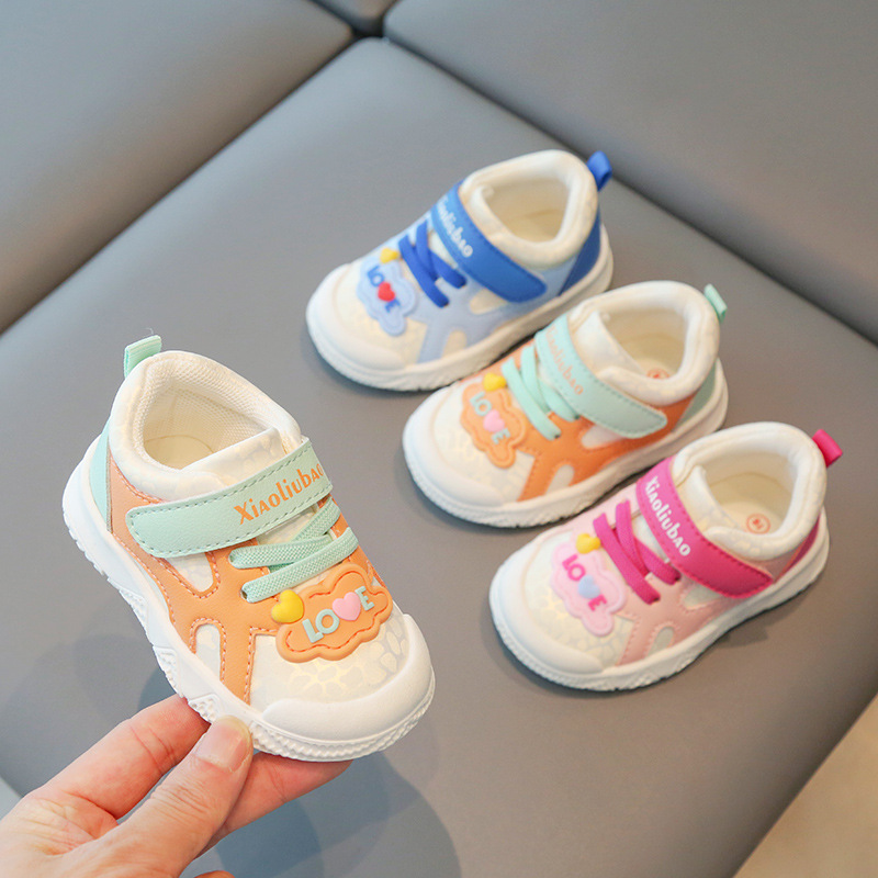 2023 primavera y otoño nuevos niños y niñas zapatillas funcionales zapatos de bebé de cuero zapatos de niño de dibujos animados entrega de una sola pieza