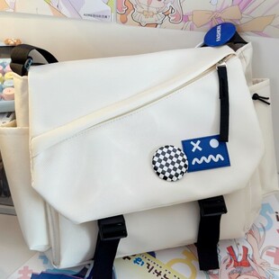 ���Ͱ׷��wб���ŮС�����b�L��������P�����ë�q������Ԫ