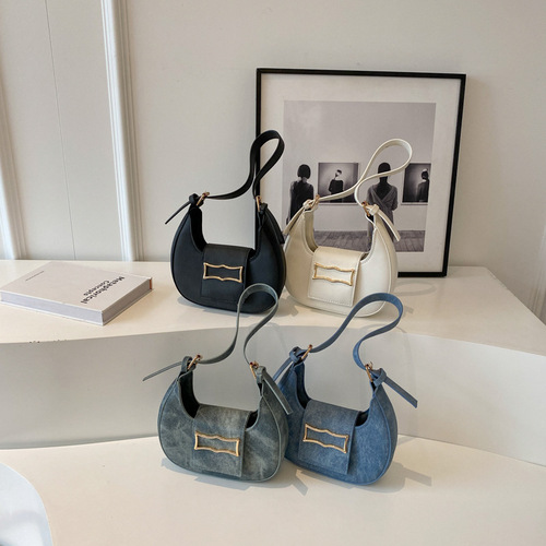 Minimalist fashionable temperament 2024 monochrome spring casual this year's popular shoulder bag with underarm handle women's bag