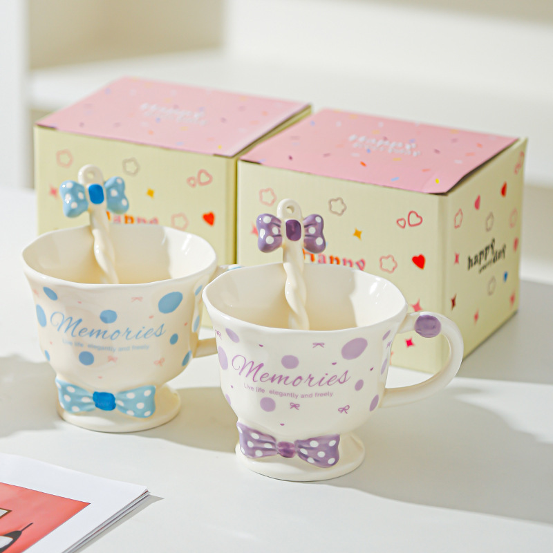 Taza de cuchara de lazo Juego de taza de niña linda Taza de bebida Taza de regalo pequeña Taza de cerámica de alto valor