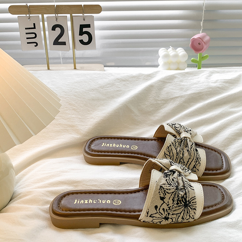 Sandali da donna con blocchi di colore, perfetti per l'estate, con suola morbida e comoda, facili da indossare, con lacci e suola piatta._voghion.com