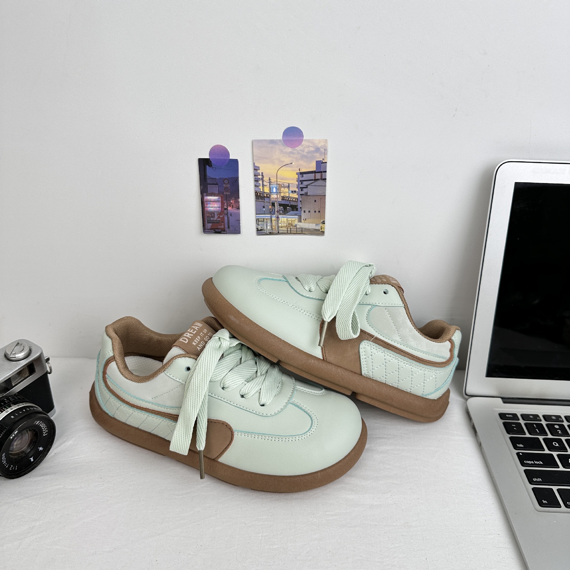 Yuanbo primavera zapatos blancos de cuero para estudiantes coreanos zapatos de punta cuadrada de todo fósforo 2025 primavera nuevos zapatos de mujer