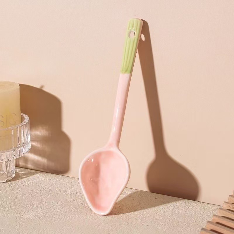 Cucharas de calabaza de cerámica creativa encantadora cucharas de fresa cucharas de postre cucharas de mango largo cucharas de alto valor