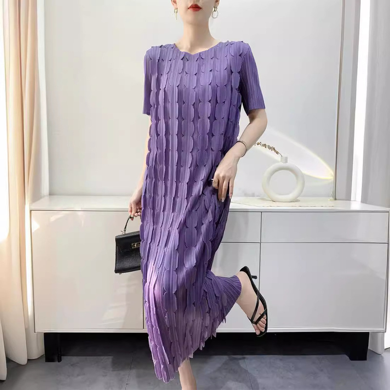 Spring and Summer Pleated dress Women's Elegant Elegant Design Sense Three-dimensional Decorative Patch Mid-length Skirt Slim to Cover Meat