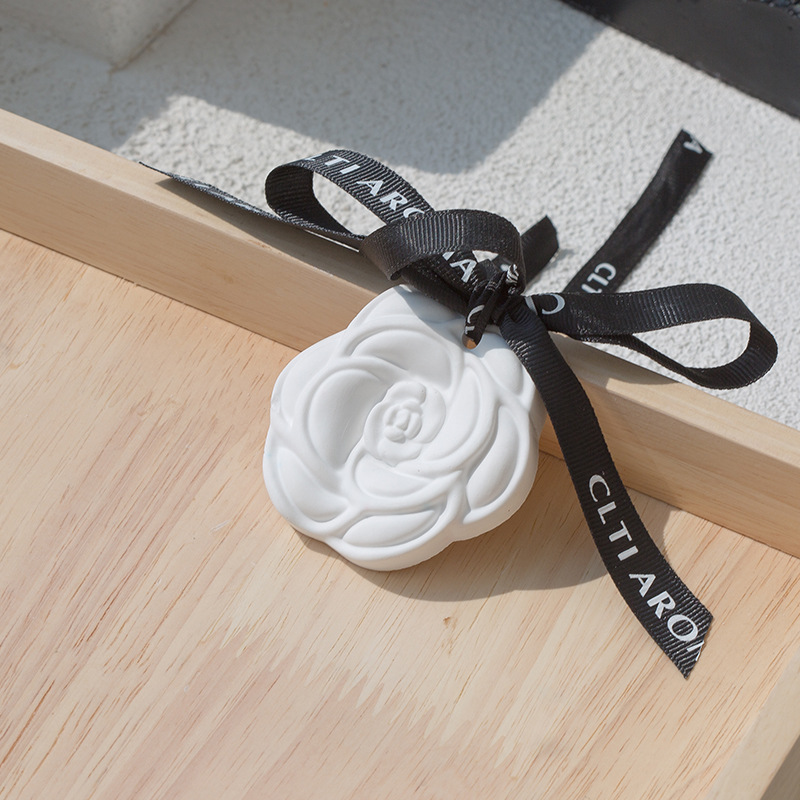 Camellia Wardrobe Aromatherapy Wax Tablets Bedroom Home Aromatherapy Tablets Long-lasting Fragrance and Deodorization Car Fragrance Pendant Wholesale