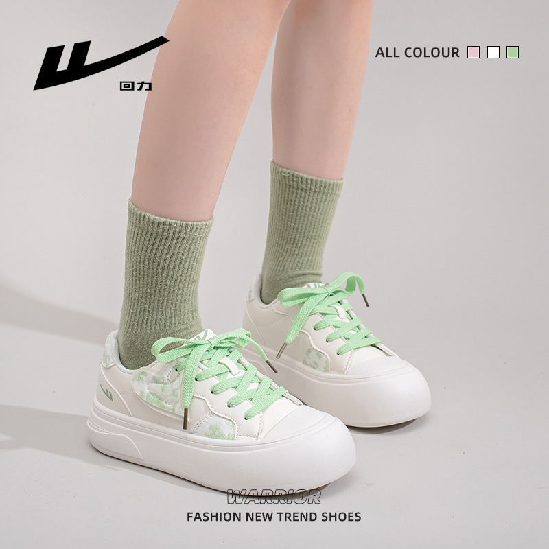 Zapatos blancos cómodos de color combinado de retroalimentación de alta calidad, zapatos de placa gruesa diarios de la escuela secundaria, nuevos zapatos de nicho para mujeres image 4