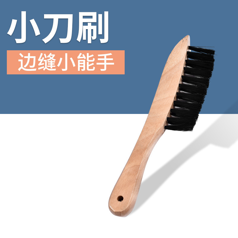 Knife brush for seam cleaning