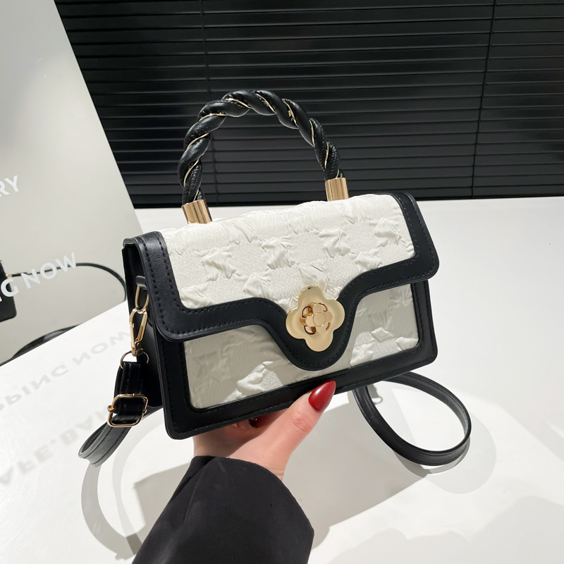 Bolsos pequeños populares de este año para mujeres 2025 nuevos bolsos bolsos bolsos de mensajero de un solo hombro bolsos de moda de nicho bolsos cuadrados pequeños