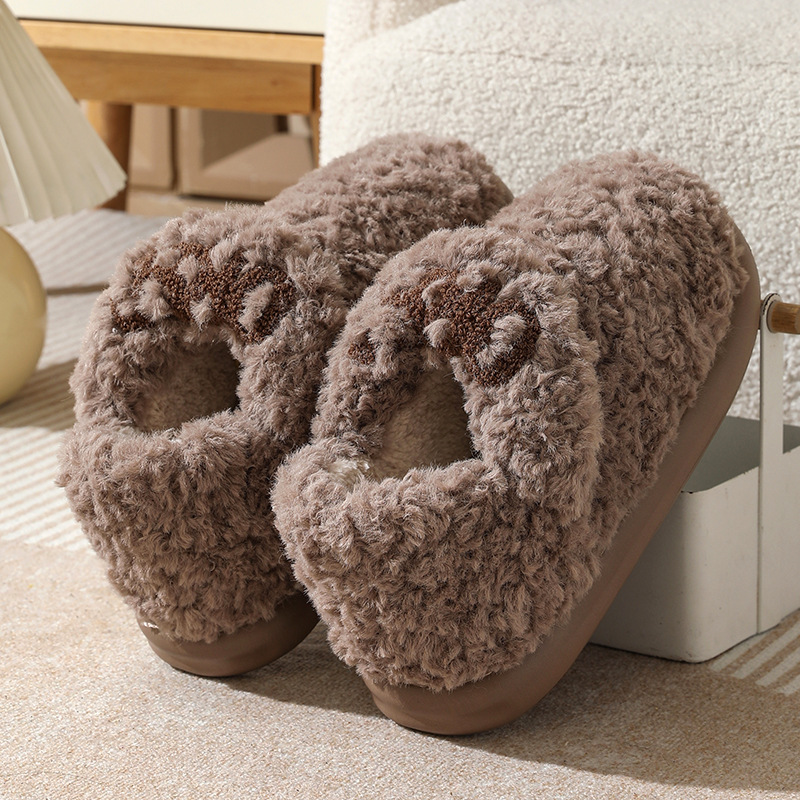 Nuevas zapatillas de algodón de tacón alto para parejas, zapatos de algodón antideslizantes de interior para el hogar con suela gruesa de felpa cálida para invierno para mujer