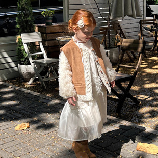 2025 New Autum Fashion Simple Outer Wear Horn Button Suede Lace Hemmed Sleeveless Vest