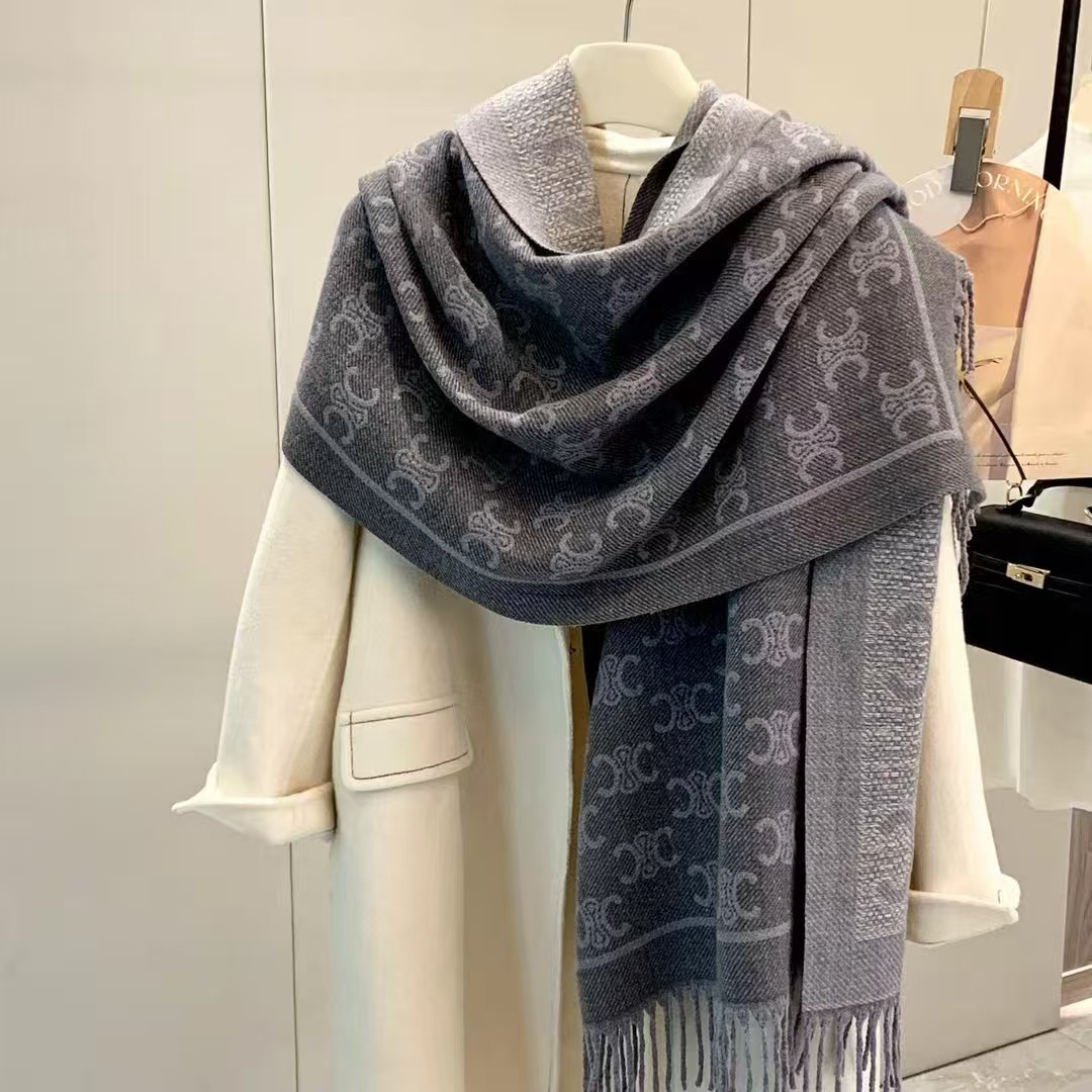 新しいブランドの両面のカシミヤのマフラーの女性の凱旋門はカシミヤの古い花のフリンジストールの長いタイプの秋冬のマフラーをまねます。
