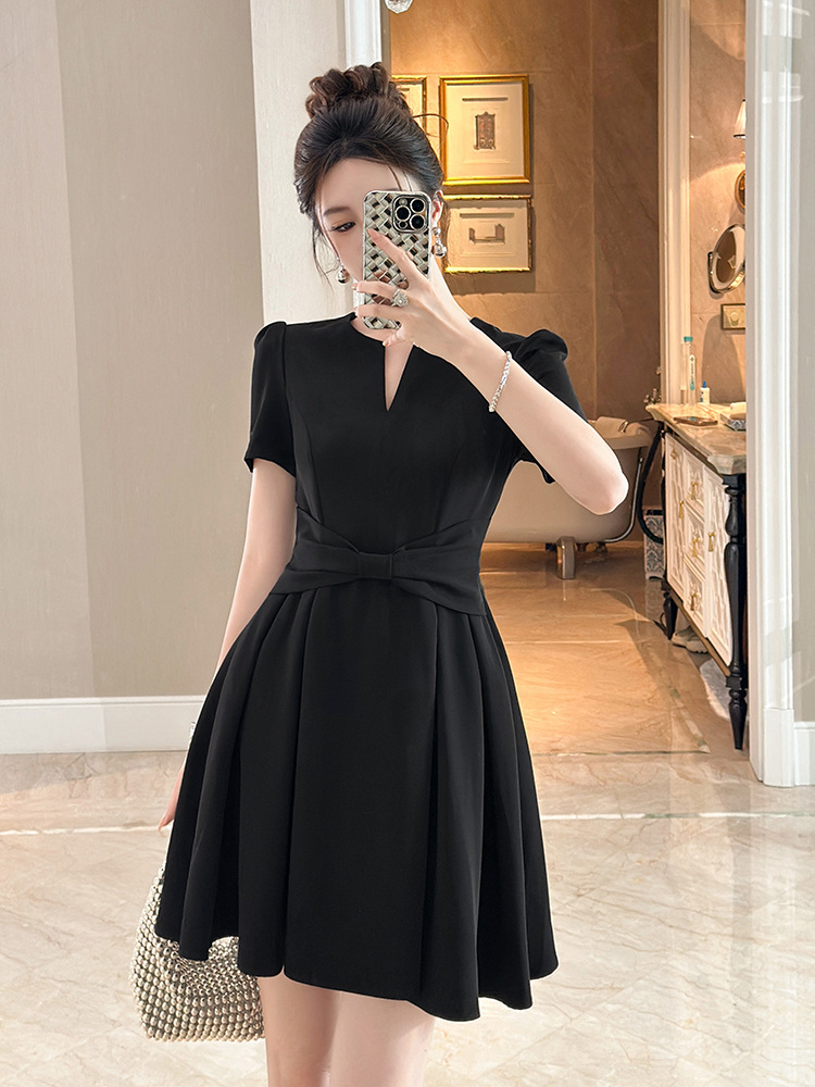Váy chữ A ngắn tay đen dáng ngắn phong cách Pháp retro thon gọn — đen