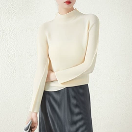 连衣裙;时尚休闲套装;女式T恤