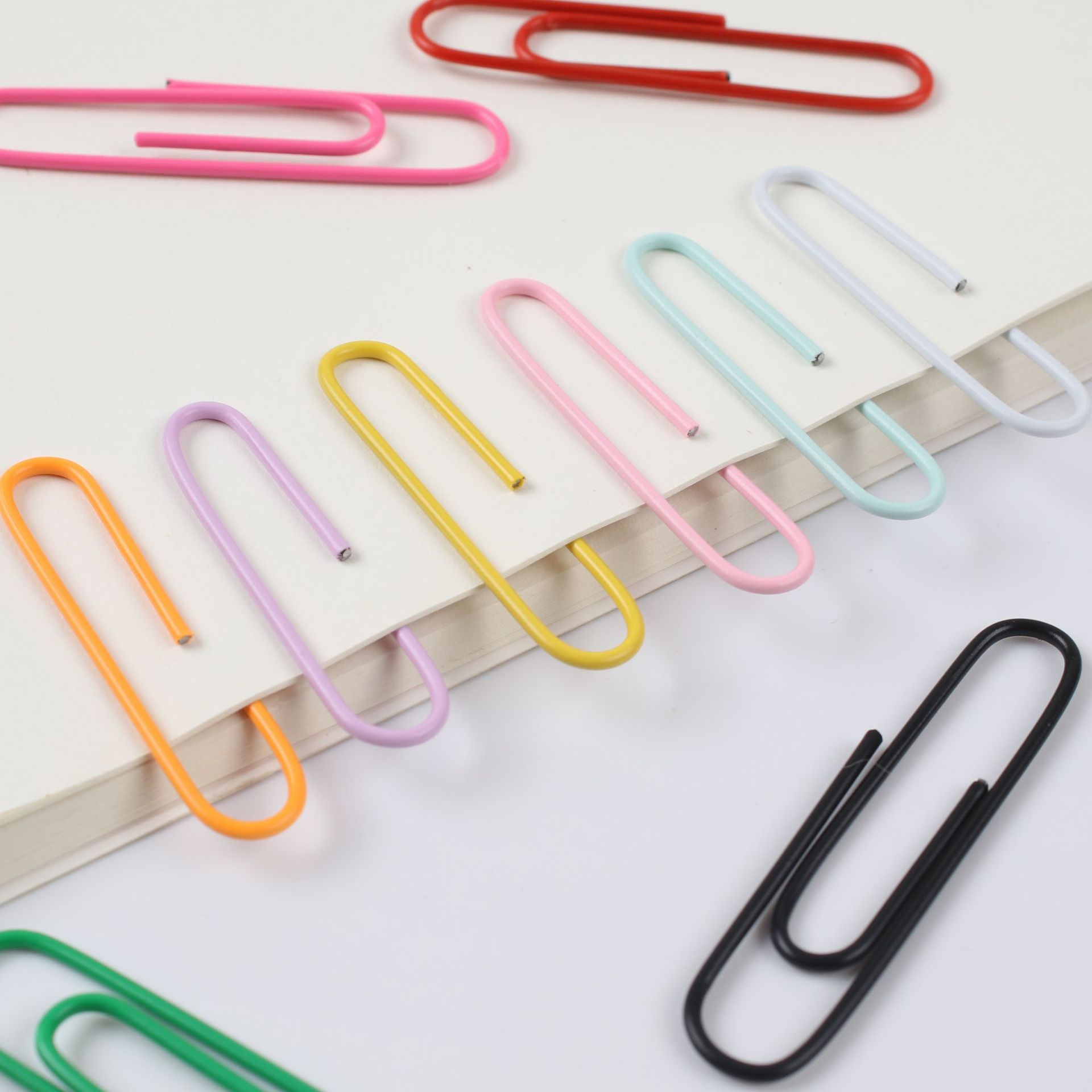 Juego de 50 Clips de Papel de Colores en Caja, Gran Tamaño de 50 mm, Clips de Papel en Forma de U para Oficina, Venta al por Mayor