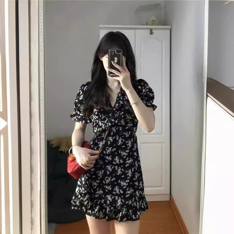 French Short Black Floral Dress for Women, High-End Sweet Style Skirt, Puff Sleeves, Waist Design, Niche