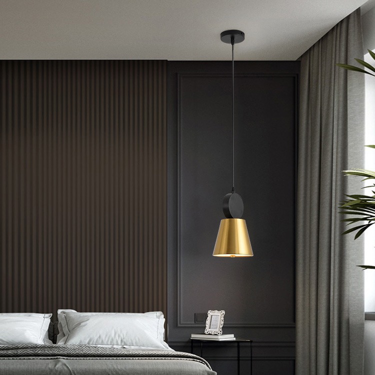 Nordic pequeña araña de oro sola cabeza simple moderna lámpara de noche dormitorio creativo Restaurante Salón lámpara Bar Cafetería