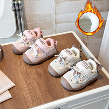 女童鞋冬季加绒2025年新款蝴蝶结运动鞋婴幼儿板鞋宝宝休闲公主鞋