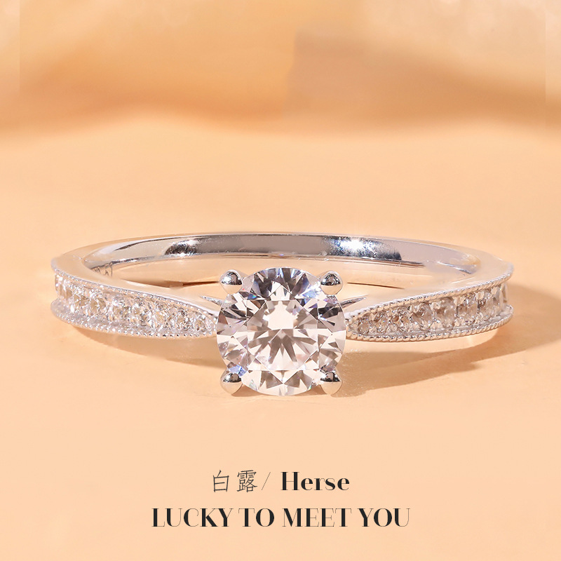 Live Explosions Classic Four-Claw 1 karat Princess Plated pt950 Artificial Mosan Diamond Ring Women's European and American Proposal Ring