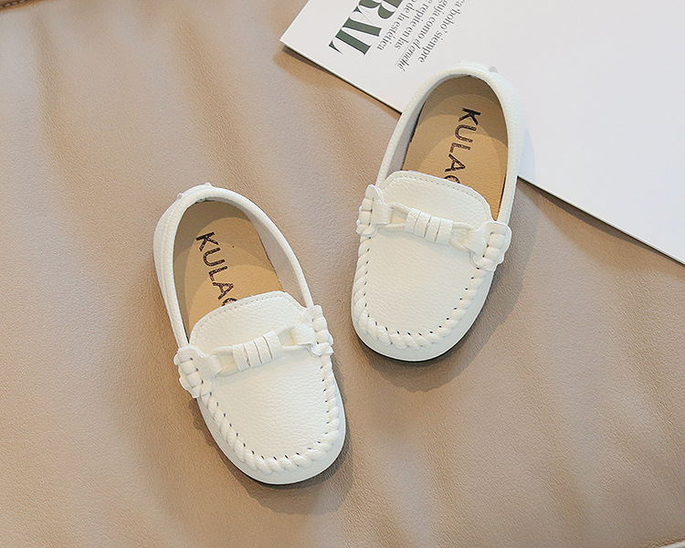 English style leather shoes with soft soles, one foot kick boys' bean new autumn 2022 baby shoes, children's shoe trend_voghion.com