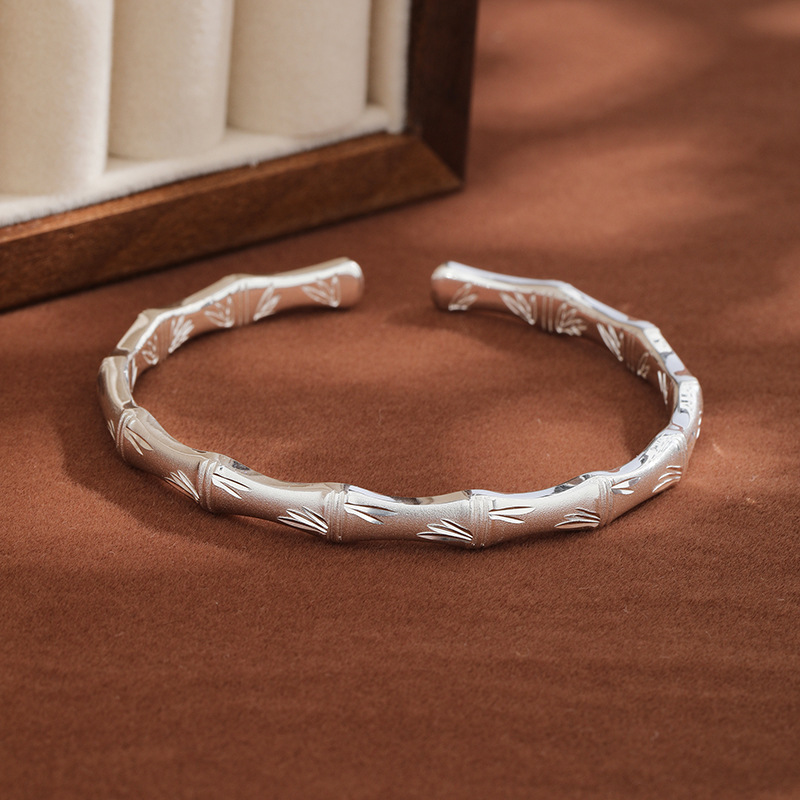 Pure Silver 9999 Pulsera de plata esterlina abierta de bambú esmerilado Nueva moda china Pulsera de plata sólida de nicho Regalo para niñas