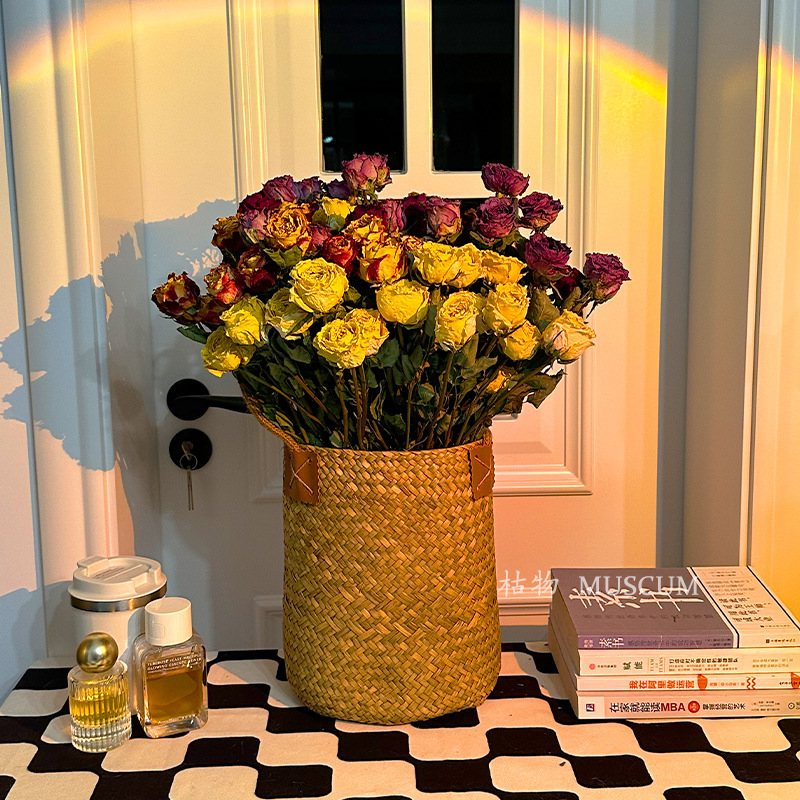 백리선 1개 [혼합색 싱글헤드 확대 장미 99송이 + 꽃바구니]