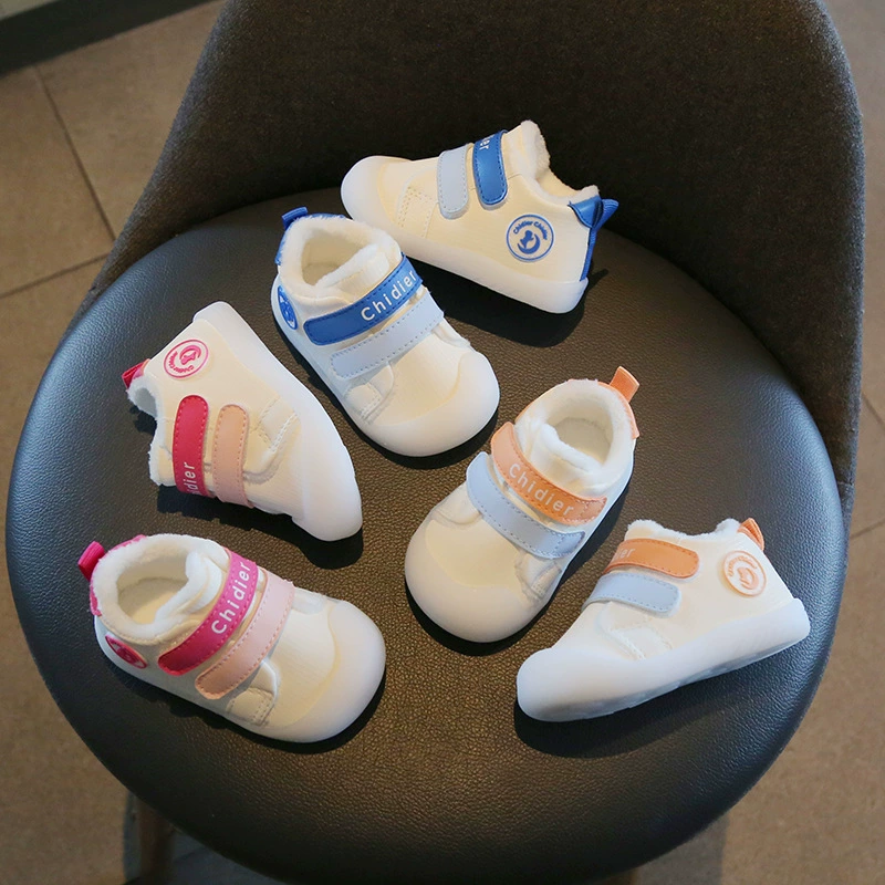 Caidi Ai зима Новая теплая детская обувь на флисовой подкладке От 1 до 3 лет детская обувь кожаная мягкая подошва Нескользящая детская обувь для малышей