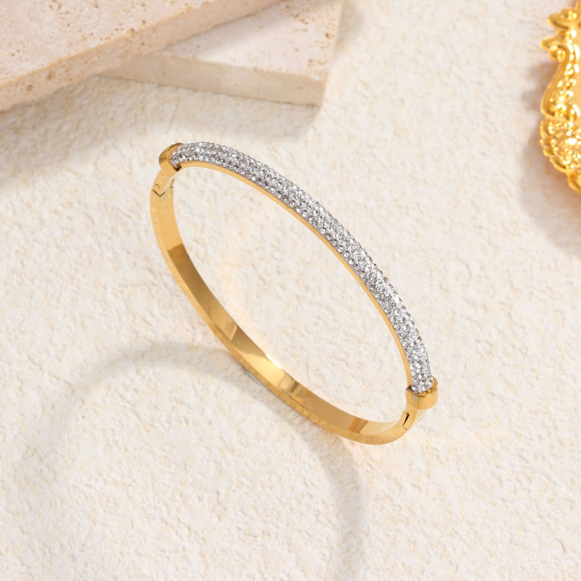 64줄 다이아몬드 팔찌 골드