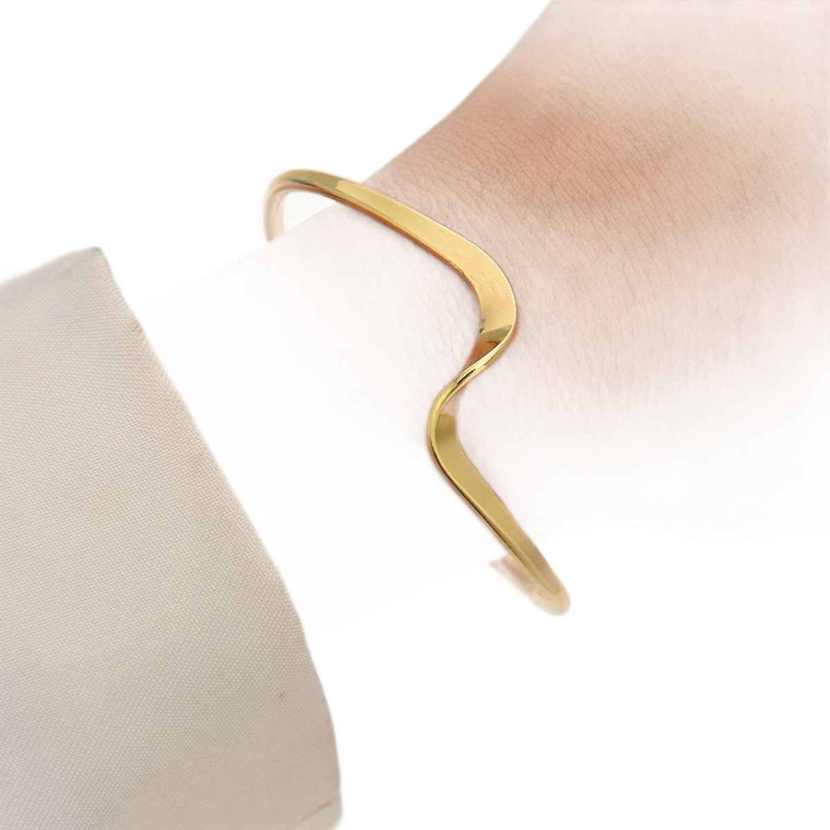 Europa y los Estados Unidos transfronterizos nuevos personales pulseras onduladas temperamento de diseño femenino sensación de onda abertura joyería pulsera simple