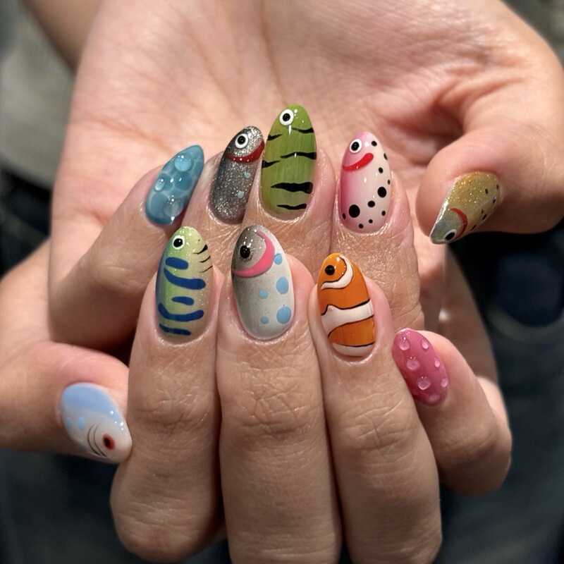 Short Almond Cat Eye High-End Niche Art Wearable Nails Cross-Border European and American Xiaohongshu Popular 24-Piece Nail Art Patches