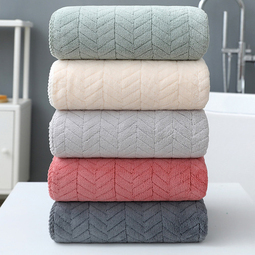 Factory wholesale interlock coral velvet bath towels with thick wheat pattern water-absorbent adult gift live streaming e-commerce dropshipping one piece for sale