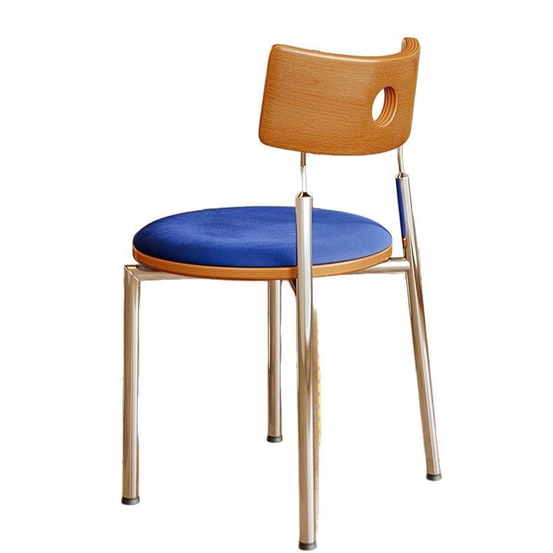 Silla de comedor de estilo medio, silla de respaldo de madera maciza para el hogar, silla de diseño retro, bolsa suave, mesa y silla de comedor Bauhaus de apartamento pequeño